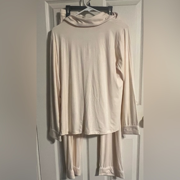 NWT Larkspur Baby Company Soft Cream Pajama Set - Picture 3 of 8